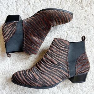 Comfort EST 1946 Women’s Black Brown Faux Fur Tiger Booties Size 11